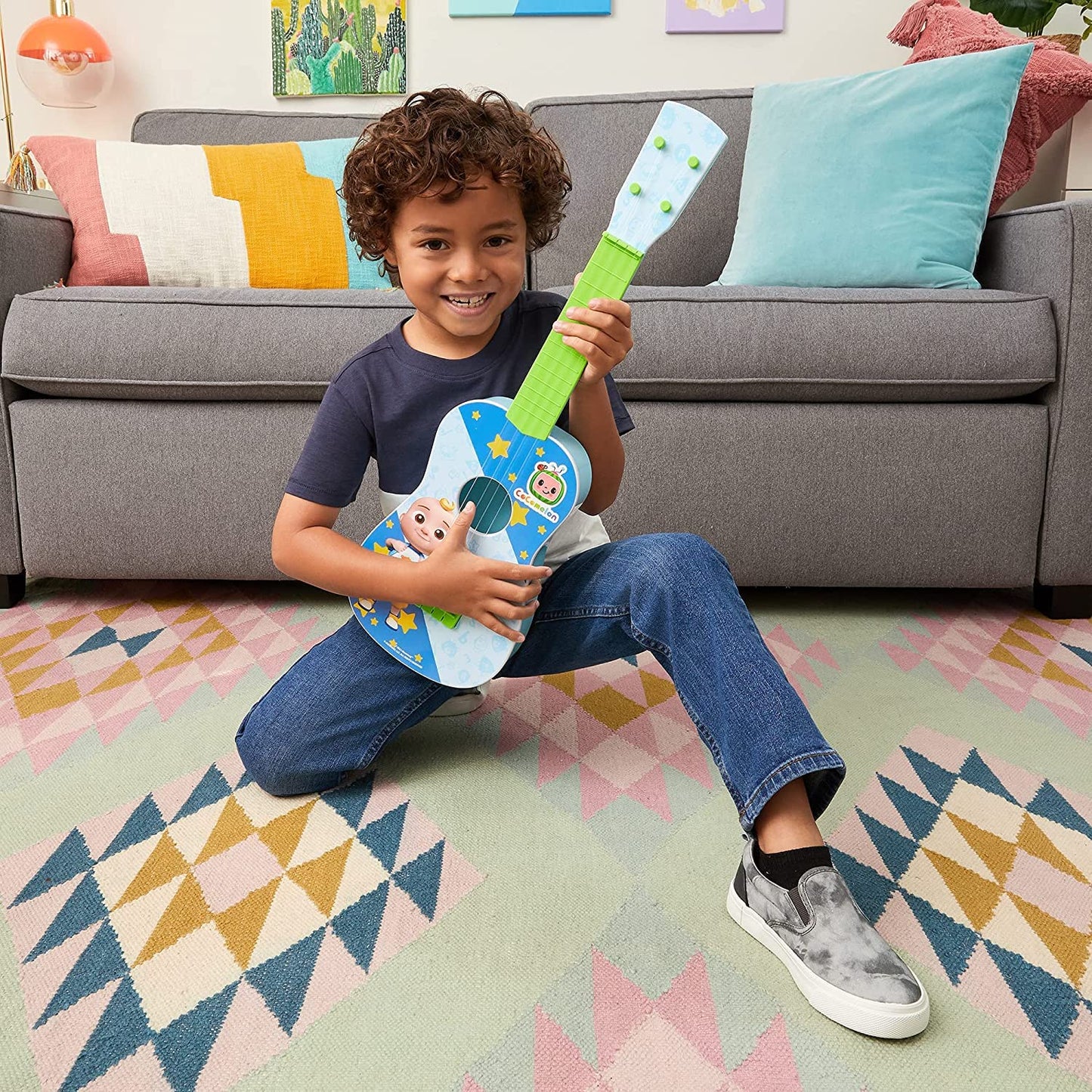 CoComelon Musical Guitar by First Act, 23.5 Kids Guitar - Plays Clips of The Finger Family Song - Musical Instruments for Kid
