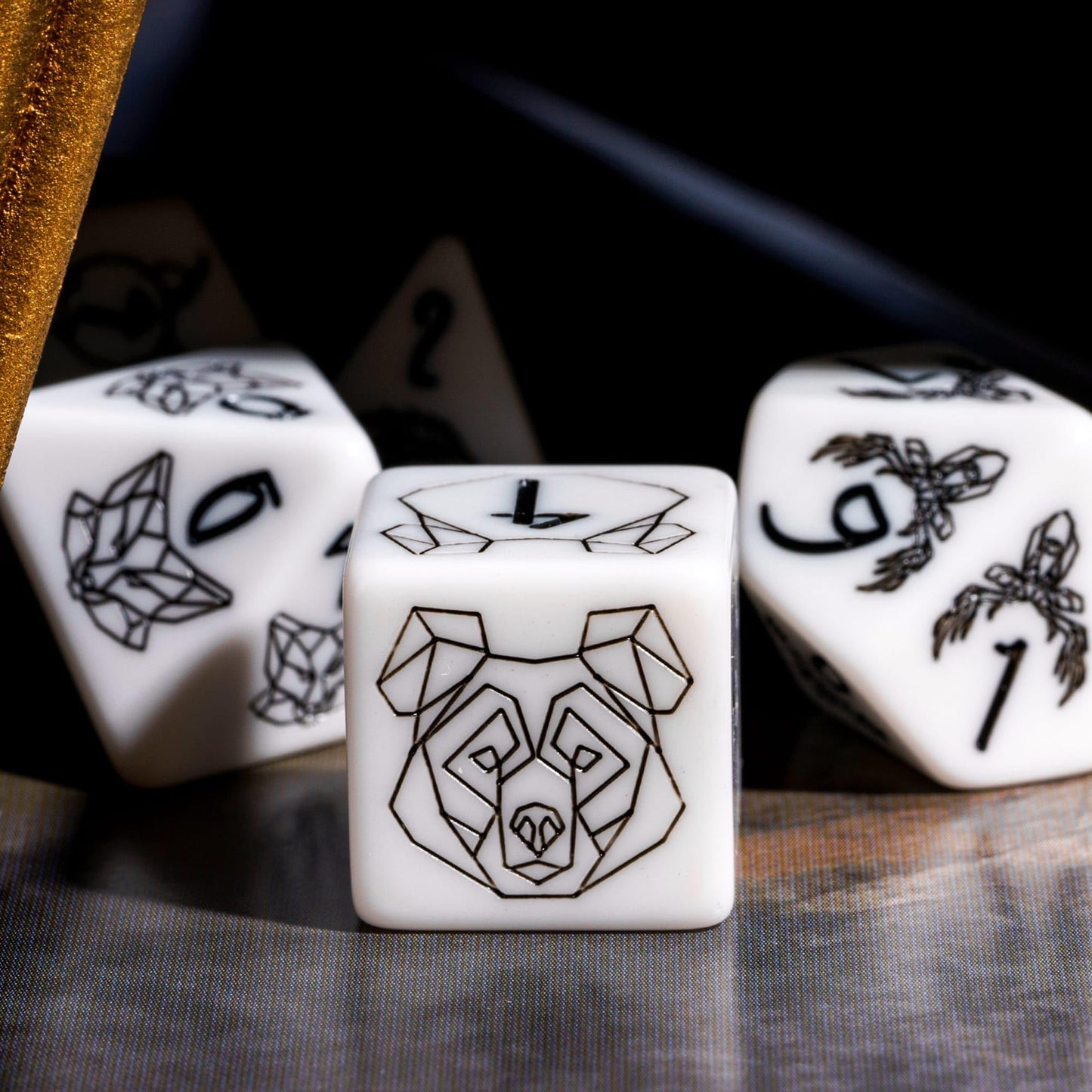 HDdais DND Dice Set, 7PCS Polyhedral Dice Set with Beast Pattern for Dungeons and Dragons, White D&D Dice for Role Playing Game