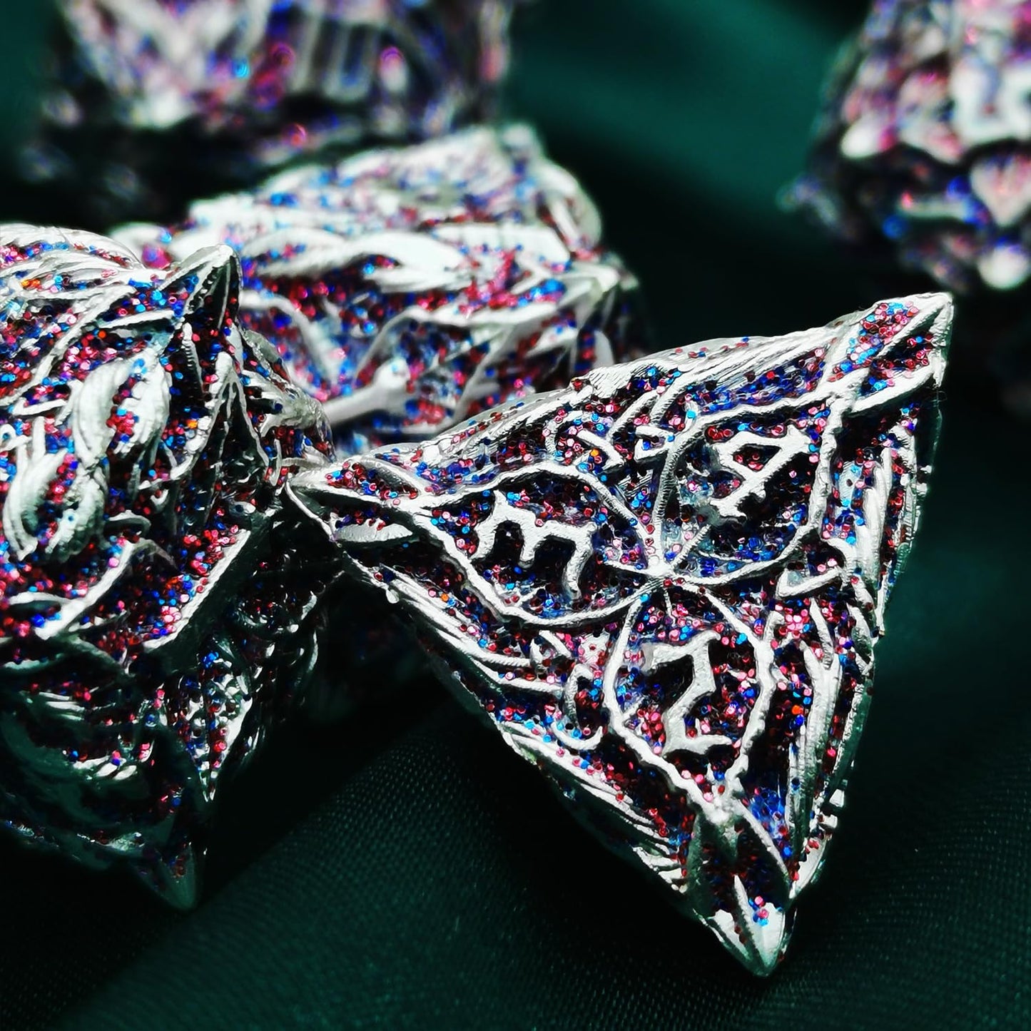 HAOMEJA Metal DND Flash Magic Vine Leaf Dice Set 7 PCS Polyhedral D&D Dice Set Apply to DunFgeons and Dragons Gift Role Playing