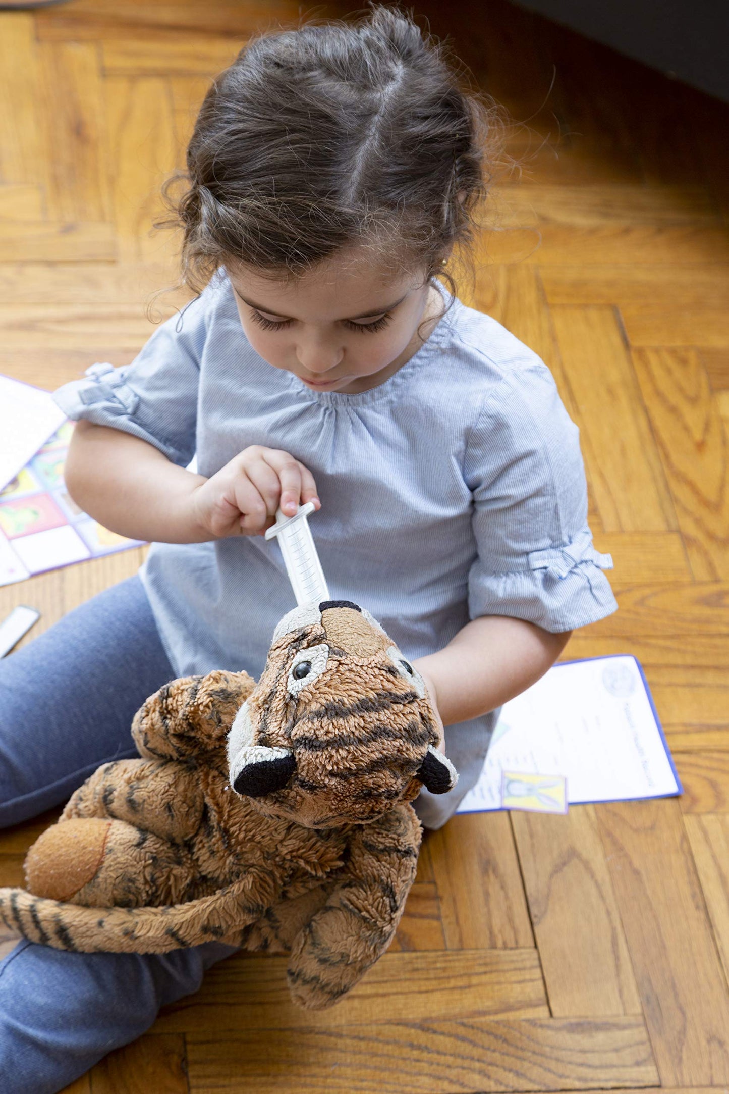 eeBoo: Veterinarian Pretend Play Set, Promotes Creativity and Imagination Development, Props for Make Believe, Allows for Imagin
