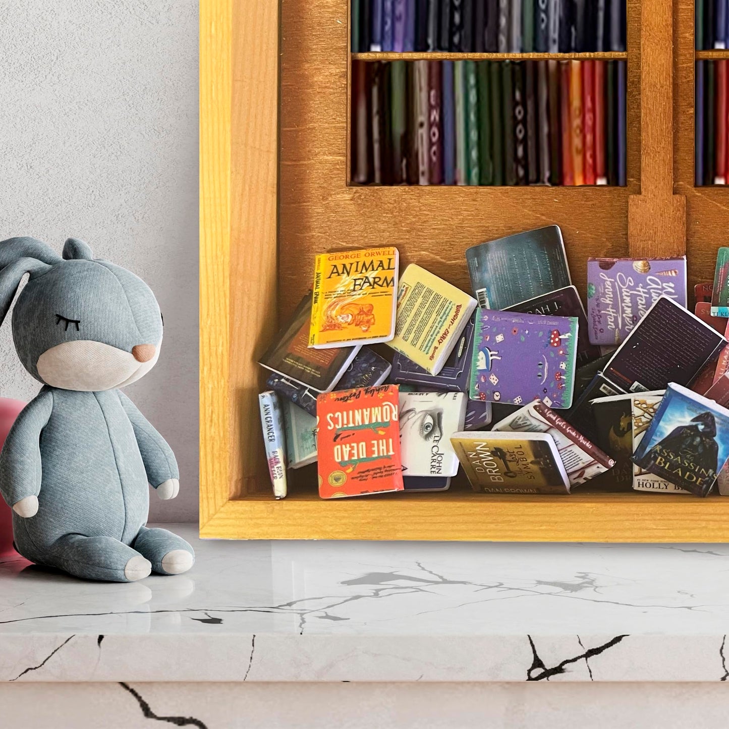 200 PCS Book Miniatures Set, Mini Books for Anxiety Bookshelf, Dollhouse Decor, DIY Crafting, Accessories Mini Miniatures Books