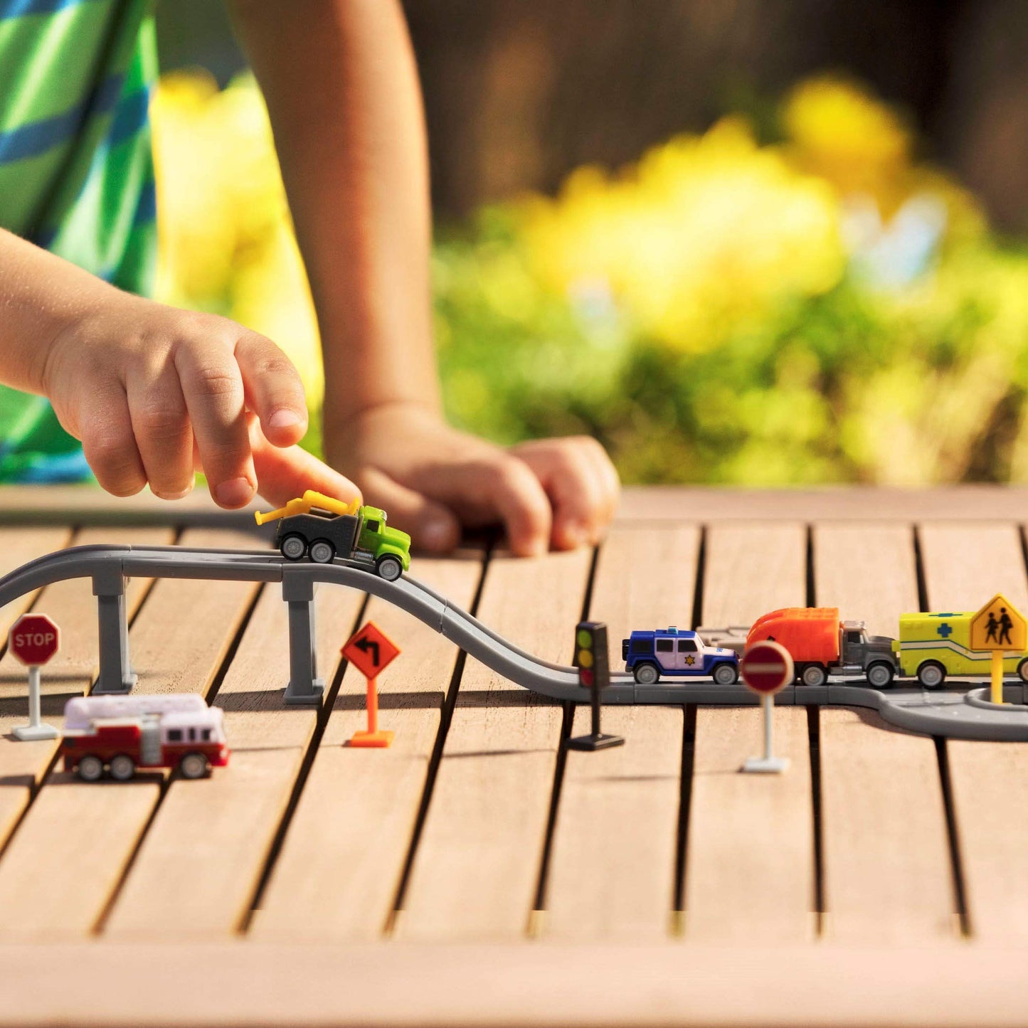 Driven By Battat Wh1078Z Series Multipack (6 Pack Safe & Clean City Crew Pocket Playset – 57Pc Set With Work Vehicles, Tracks, And Road Signs – Toys For Kids Aged 3 And Up, Multicoloured