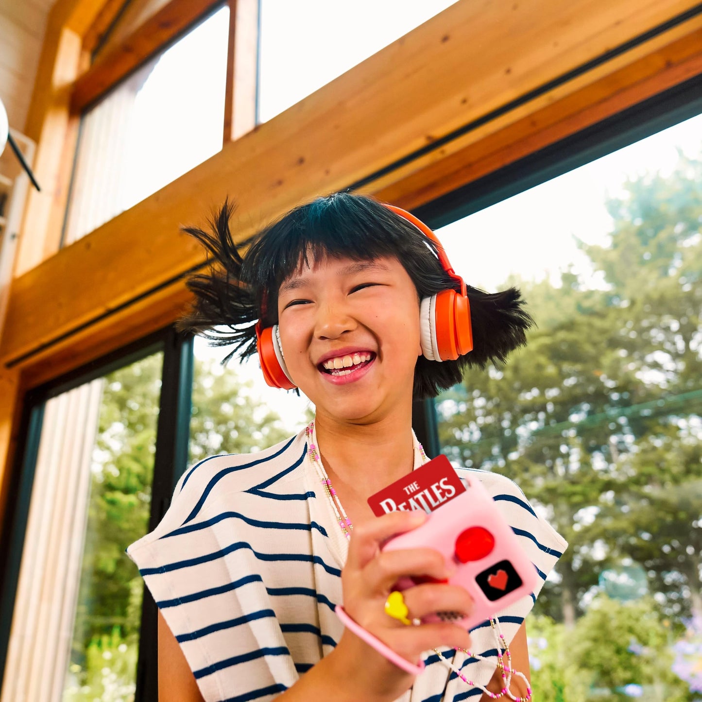 Yoto Mini (2024 Edition) + Make Your Own Card - Kids Screen-Free Bluetooth Audio Player, All-In-1 Travel Device Plays Stories Mu