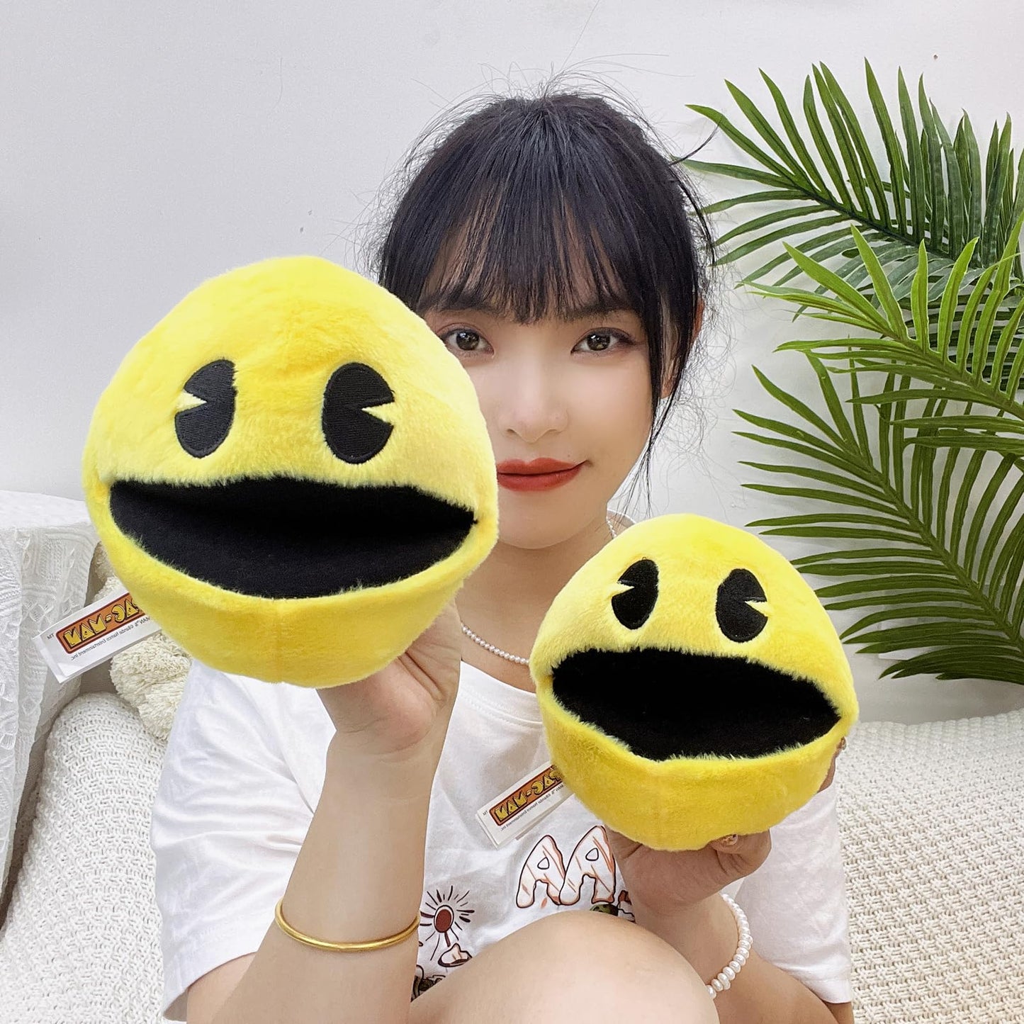 Wjcnpac-Man 6' Pacn Game Man Plush Toys Yellow Portable Plush Stuffed Toy Ghost Stuffed Animal Suitable For Party Decoration Suitable For Festivals/Birthday Gifts