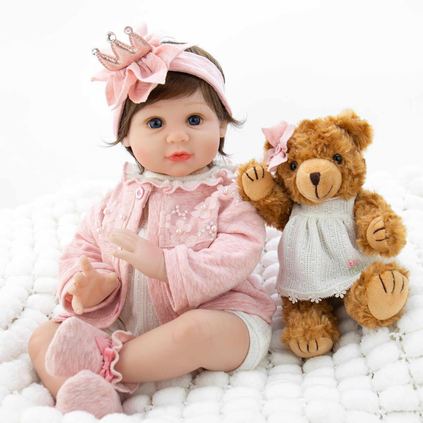 Ekokiz Lifelike Baby Doll 22-Inch Reborn Baby Dolls Soft Cloth Body Realistic Baby Dolls With Clothes And Toy Accessories, Set F
