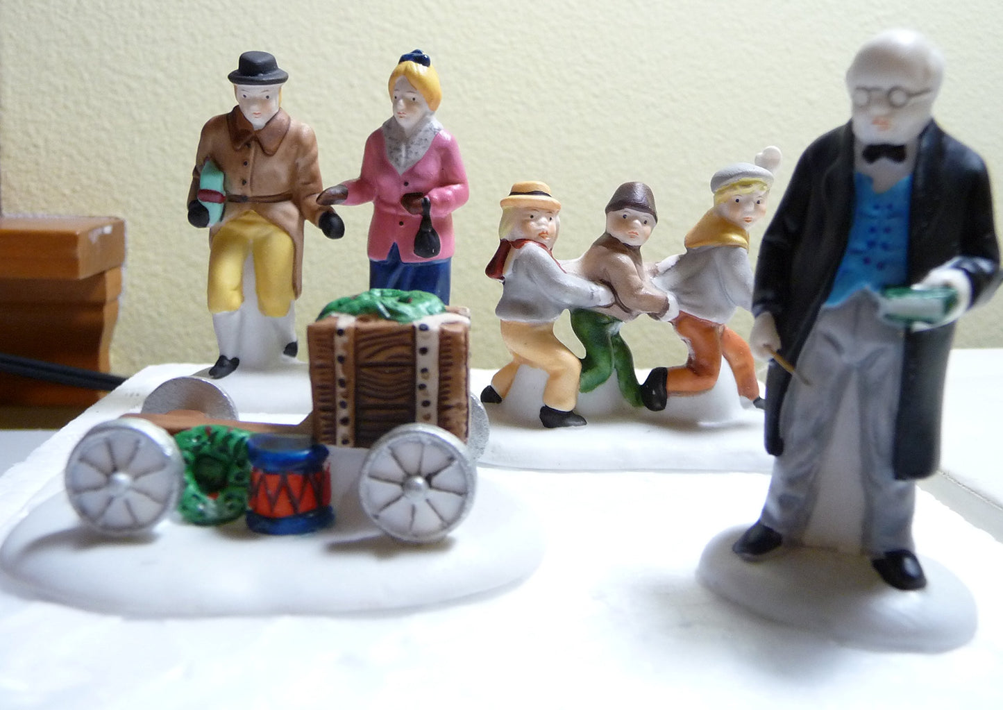 Dickens Village Series: 'Nicholas Nickleby Characters' #59293 By Department 56