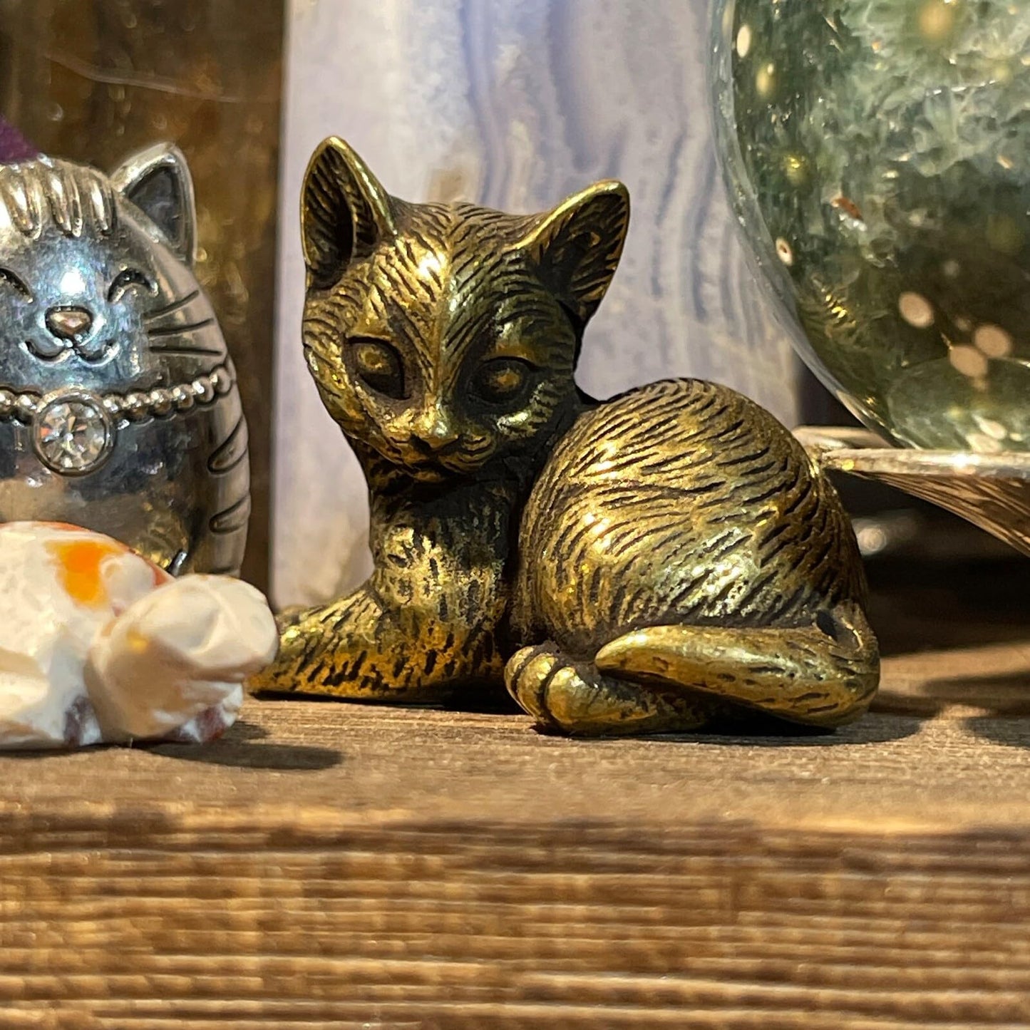 Aorvoras Miniature Sleeping Cat Figurine, Brass Cat Figurines, Retro Cat Statue Ornament, Dollhouse Miniature Cat, Mini Micro Ga