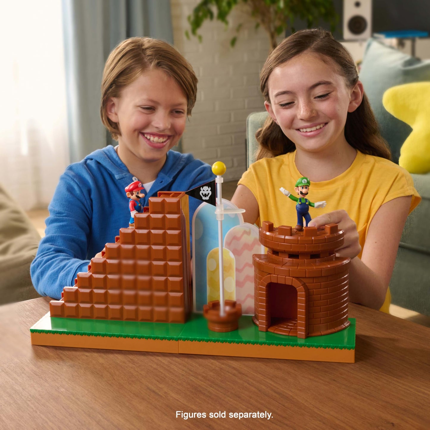 Super Mario Nintendo 2.5 Action Figures Course Complete Playset with Mario Figure, Interactive Stairs, Flagpole, Castle, and Bas