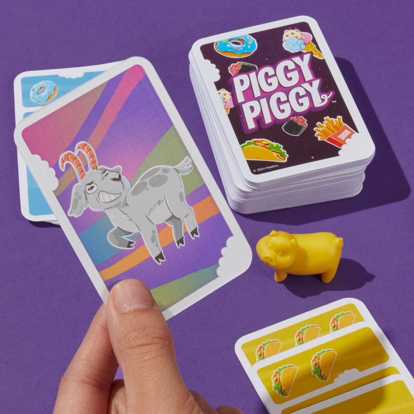 Hasbro Gaming Piggy Piggy Piggy Card Game - Fun and Fast Game for Families, Kids, Teens and Adults, Ages 7+ - 2 to 6 Players