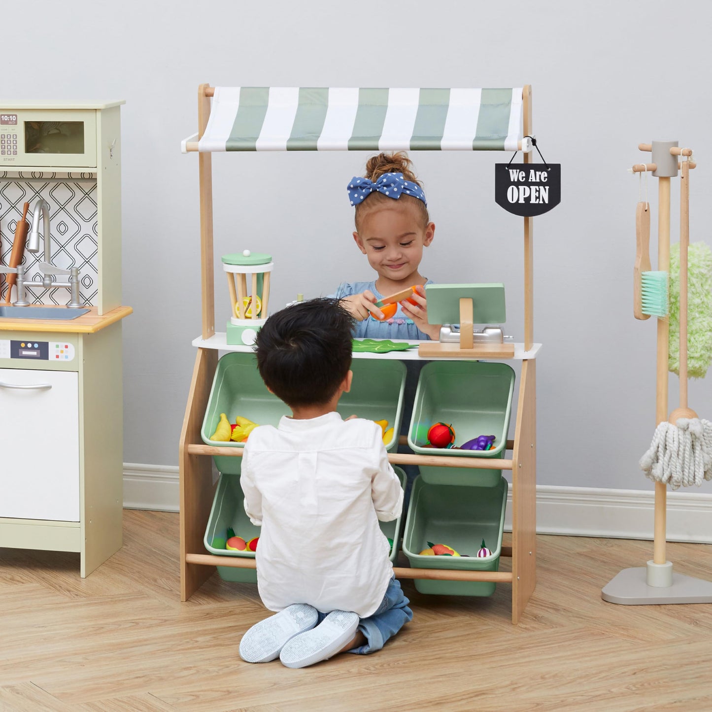 Teamson Kids Wooden Farmer's Market Stand with Cash Register, Green, TD-13638A-AMZ, Includes 6 Storage Bins, Engineered Wood, One Size