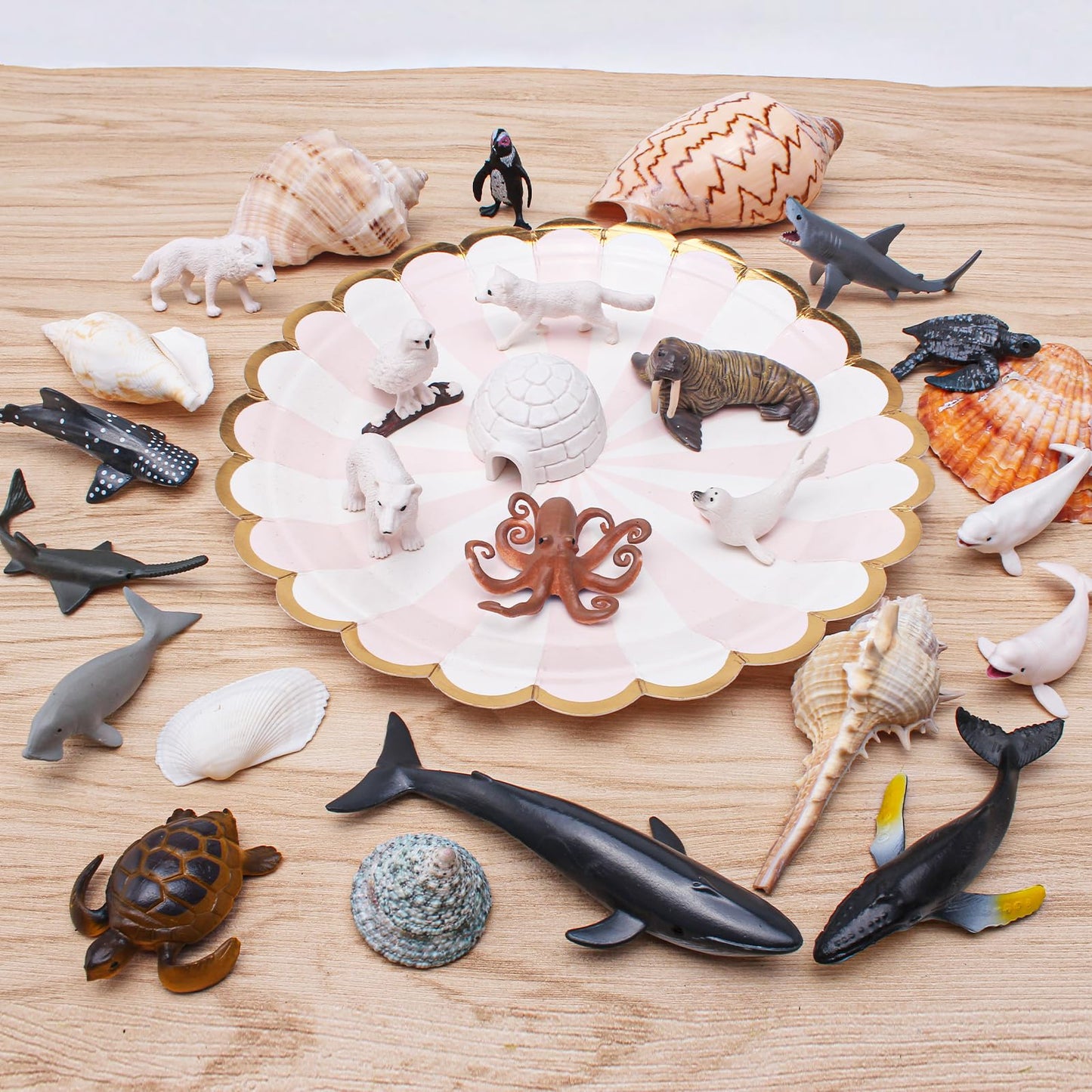 Arctic Sea Animal Figurines Set Small Cake Toppers 19Pcs Christmas Toy Gift Polar Bear Figurine Plastic Arctic Fox Figure Pengui