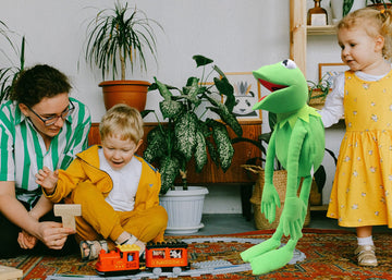 Suiyueour Kermit The Frog Puppet With Control Rod Metal Puppet Set,The Muppets Show, Puppet Theatre,Soft Plush Frog Puppet Suita