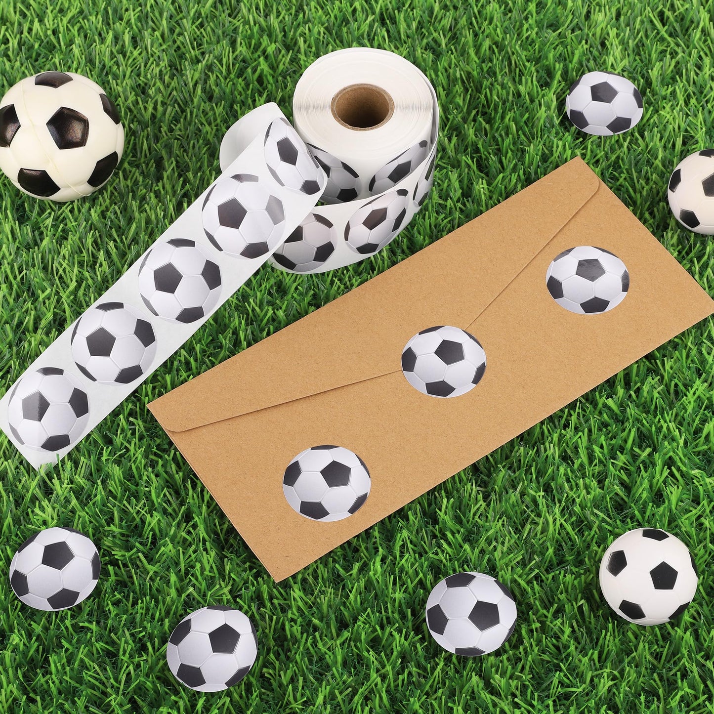 Durony 500 Pieces Soccer Stickers Self-Adhesive Sports Ball Sticker Labels Roll Soccer Theme Party Decor Envelope Gift Bag Seal