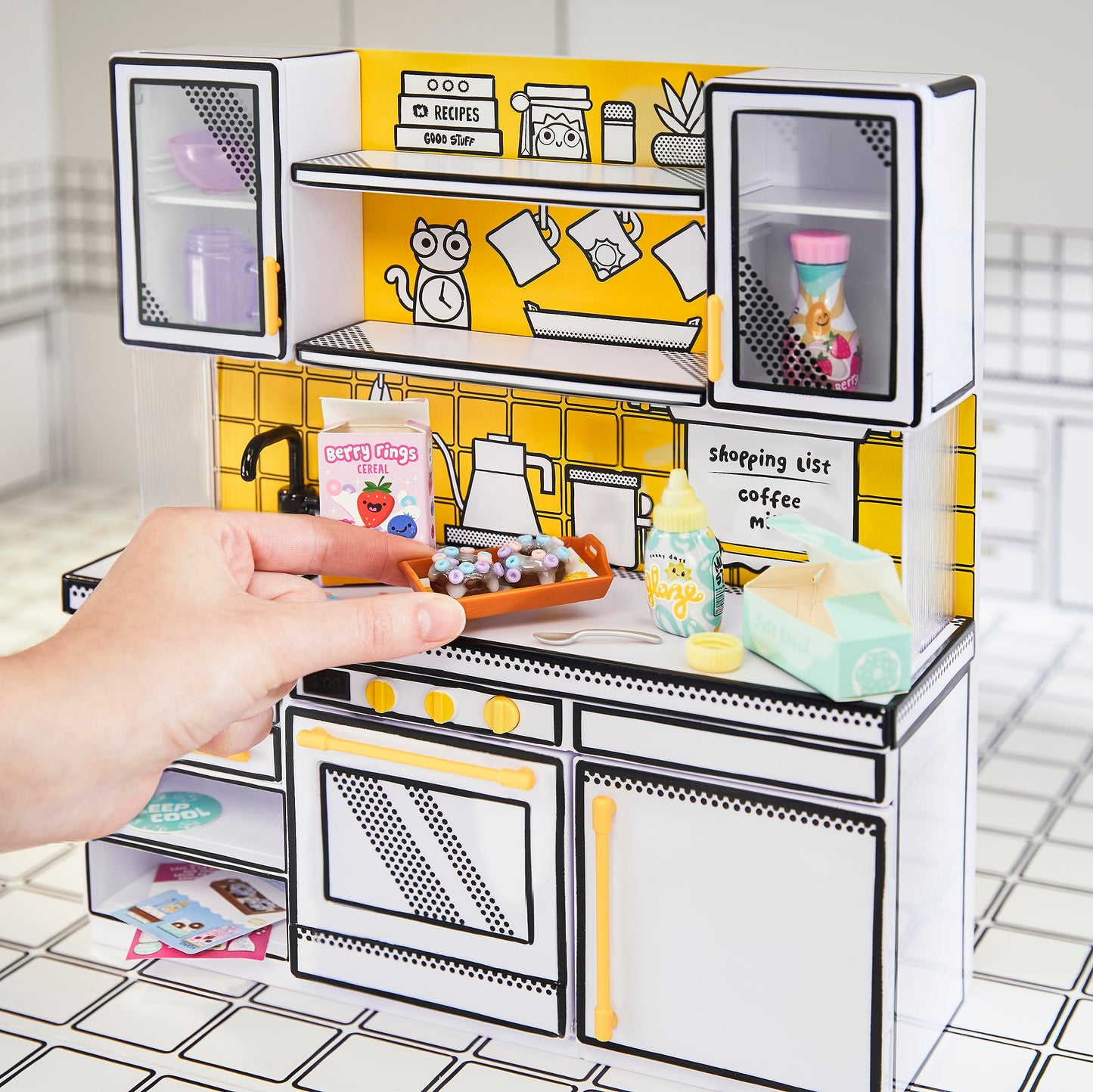 MGA's Miniverse Make It Mini Kitchen Kitchen Playset w/UV Light Collectibles DIY Resin Play limited availability Mystery Recipe Mini Oven Mitts NOT Edible 8+