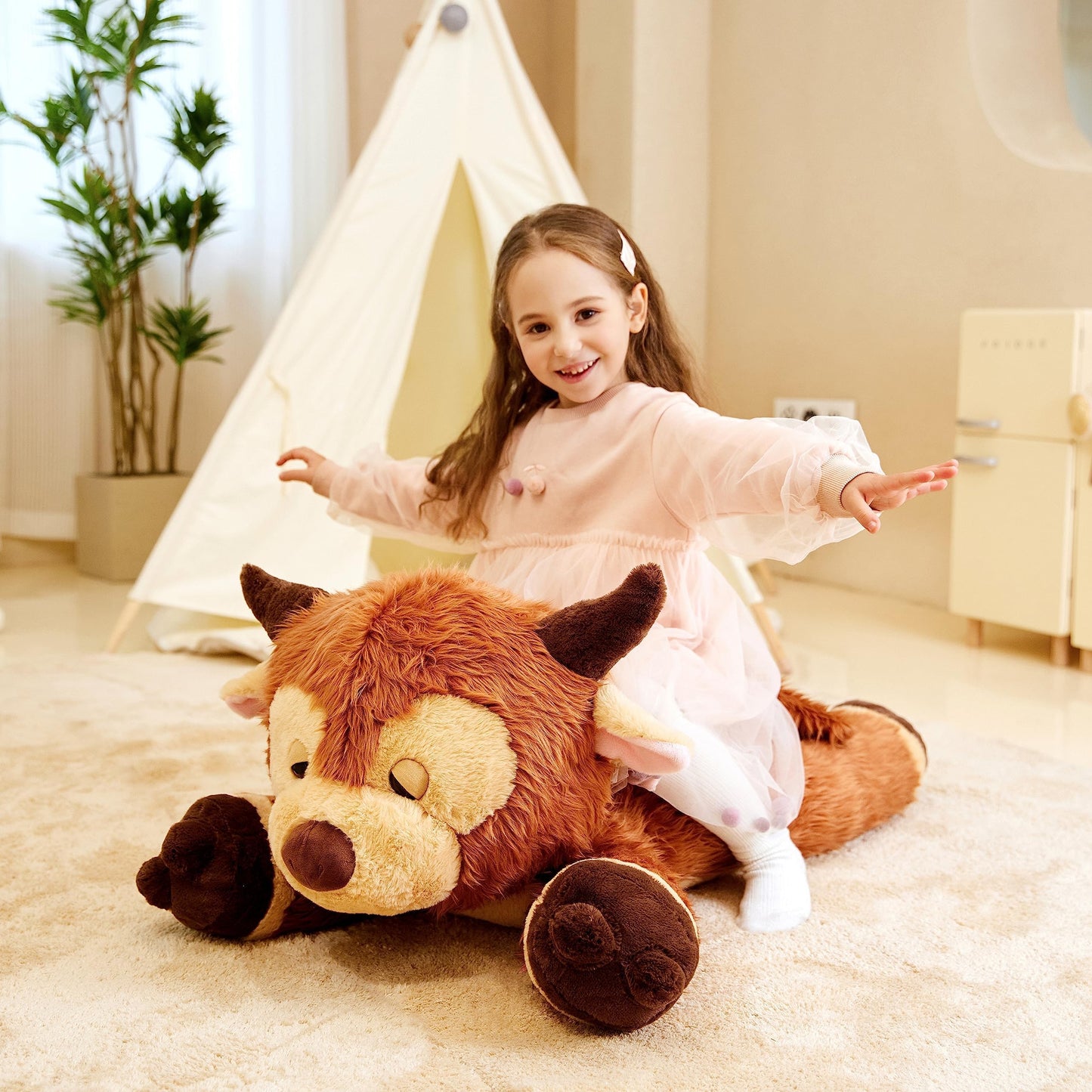 IKASA Giant Highland Cow Plush Toy, 33 Soft Fluffy Jumbo Stuffed Animal, Cute Gifts for Kids, Big Scottish Highland Cow