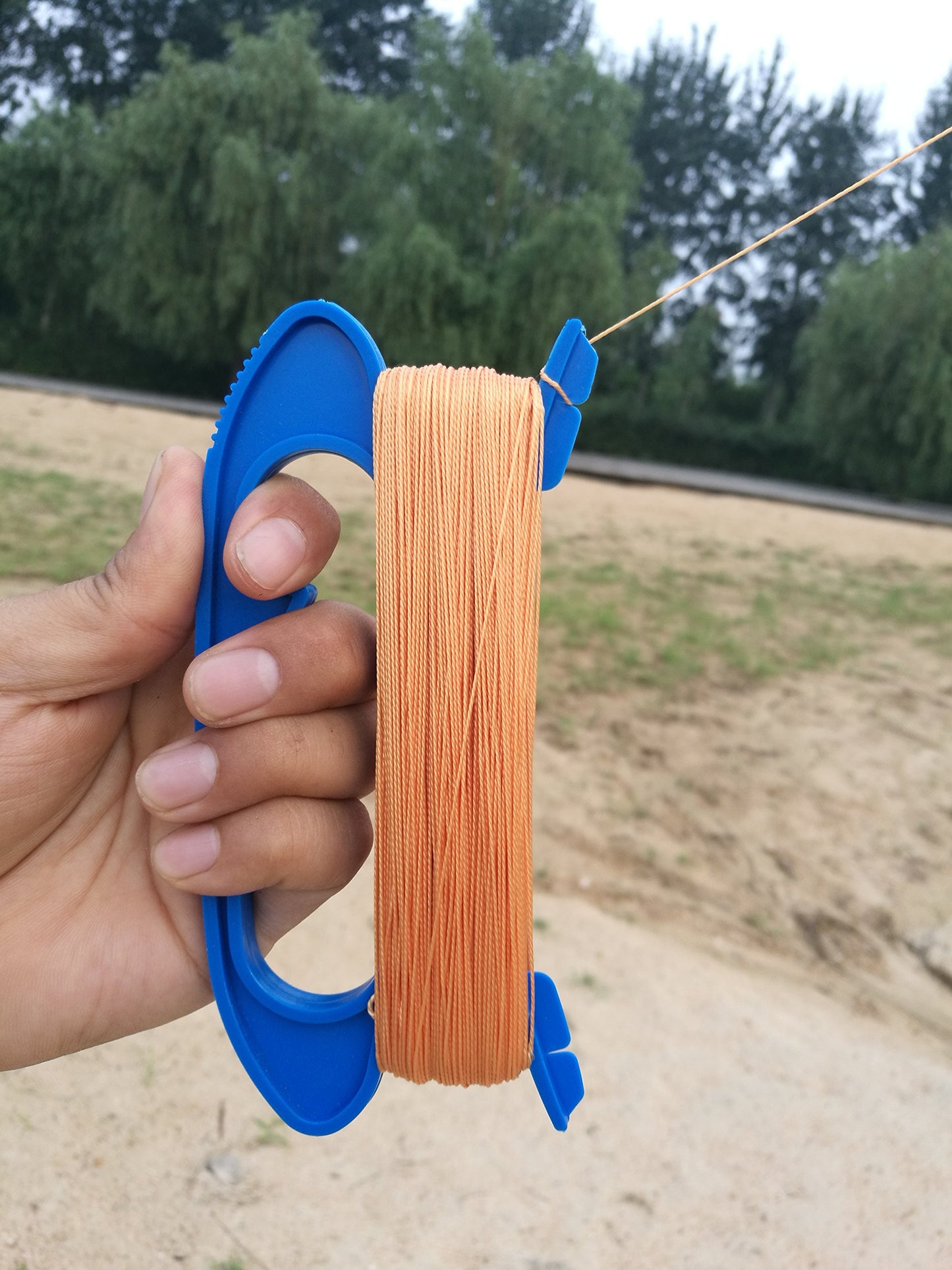Mint's Colorful Life Kite String Handle - 300ft Line, 2 Pack, Blue, Wood Material