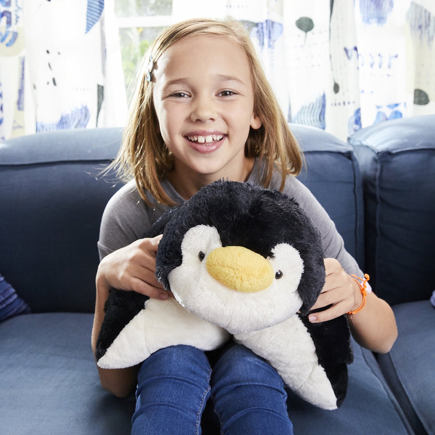 Pillow Pets Originals Plush Toy, 18 Large Playful Penguin Stuffed Animal for Kids