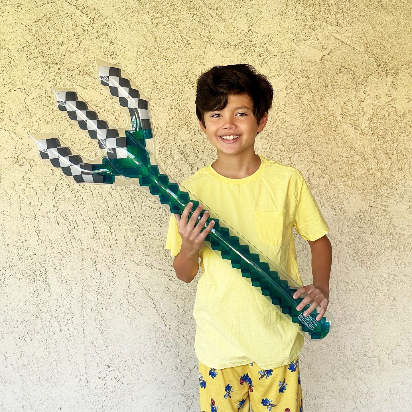 Inflatable Diamond Trident - Mine Pixel Craft - Birthday Party Favors - Gift Bags - Pool Parties - Cosplay - Halloween Costumes