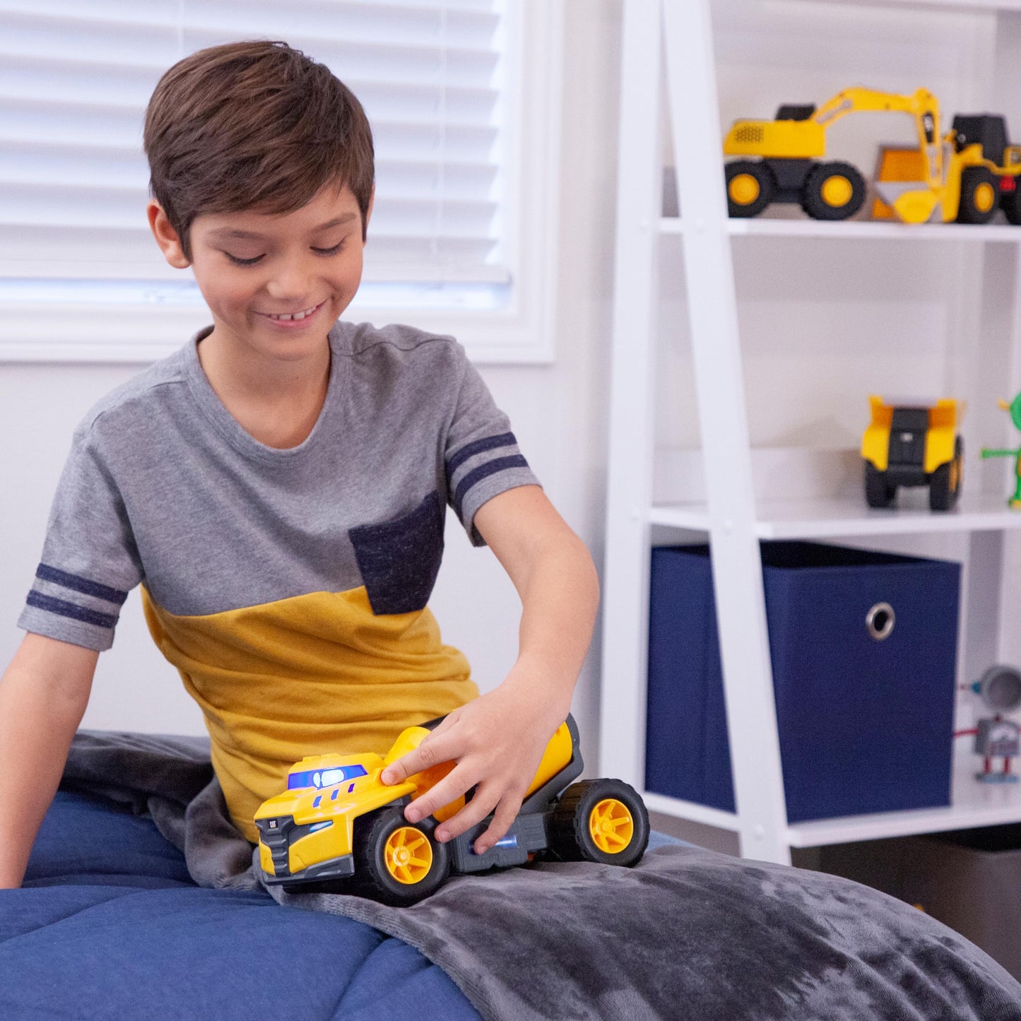 Cat Construction Toys, Future Force Cement Mixer Toy, With Lights And Sounds, Ages 3+ Yellow - Electro-Power Sounds, Next-Gen Glow Effects, Articulated Features - Indoor/Outdoor Play!