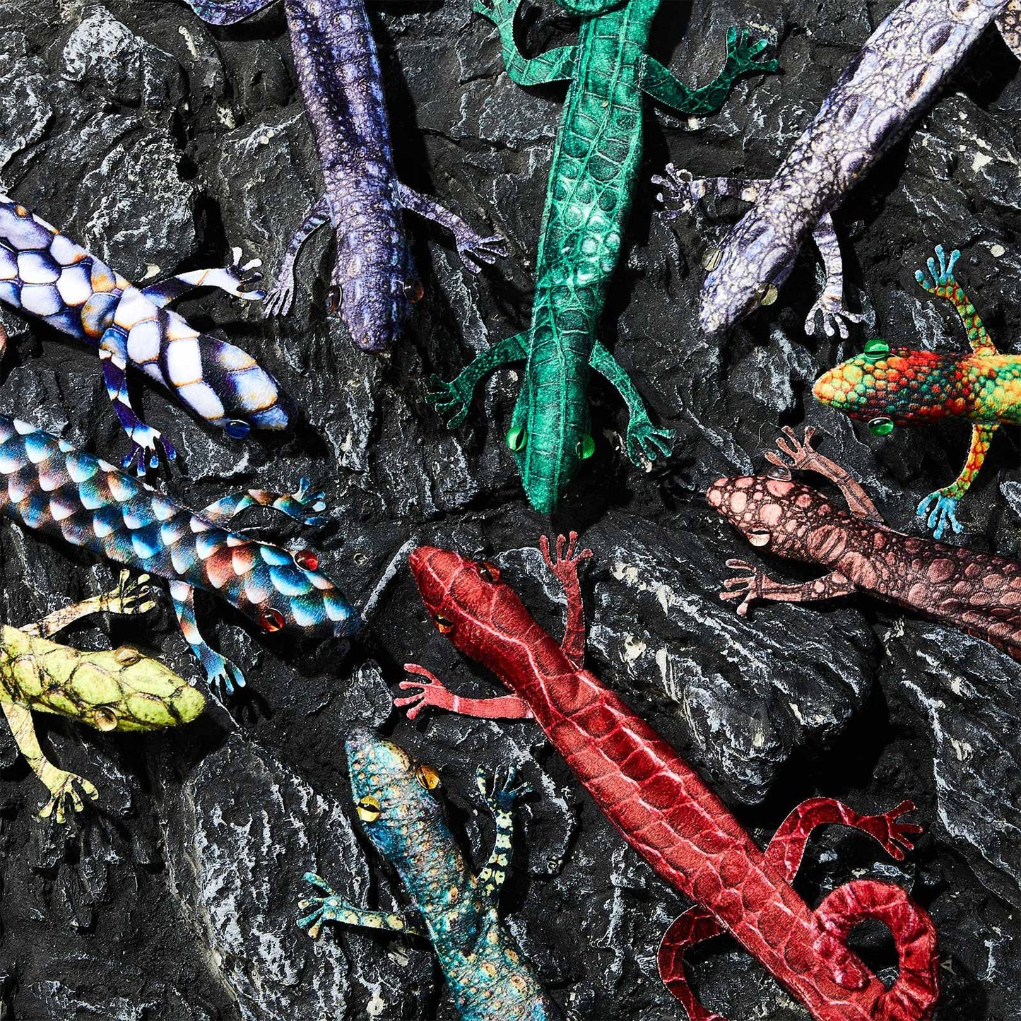Chivao 10 Pieces Assorted Slap Bracelet Lizard Snap Bracelet Sequin Animal Slap Bracelets Cool Halloween Snap Bracelets for East