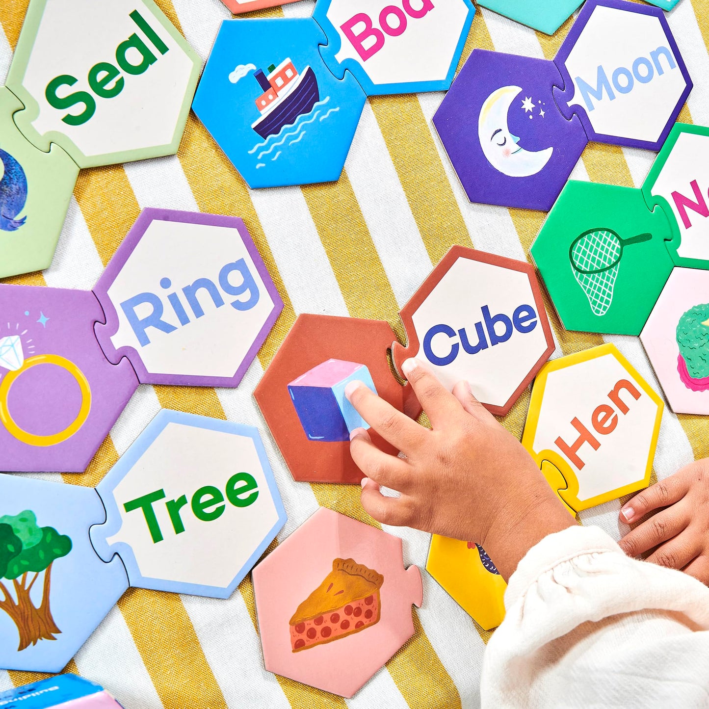Eeboo: Hexagon Puzzle Pairs - Simple Words - 33 Pairs, Match Pictures To Letters, A Pre-Reading Activity, Educational Preschool Learning, Kids Ages 3+
