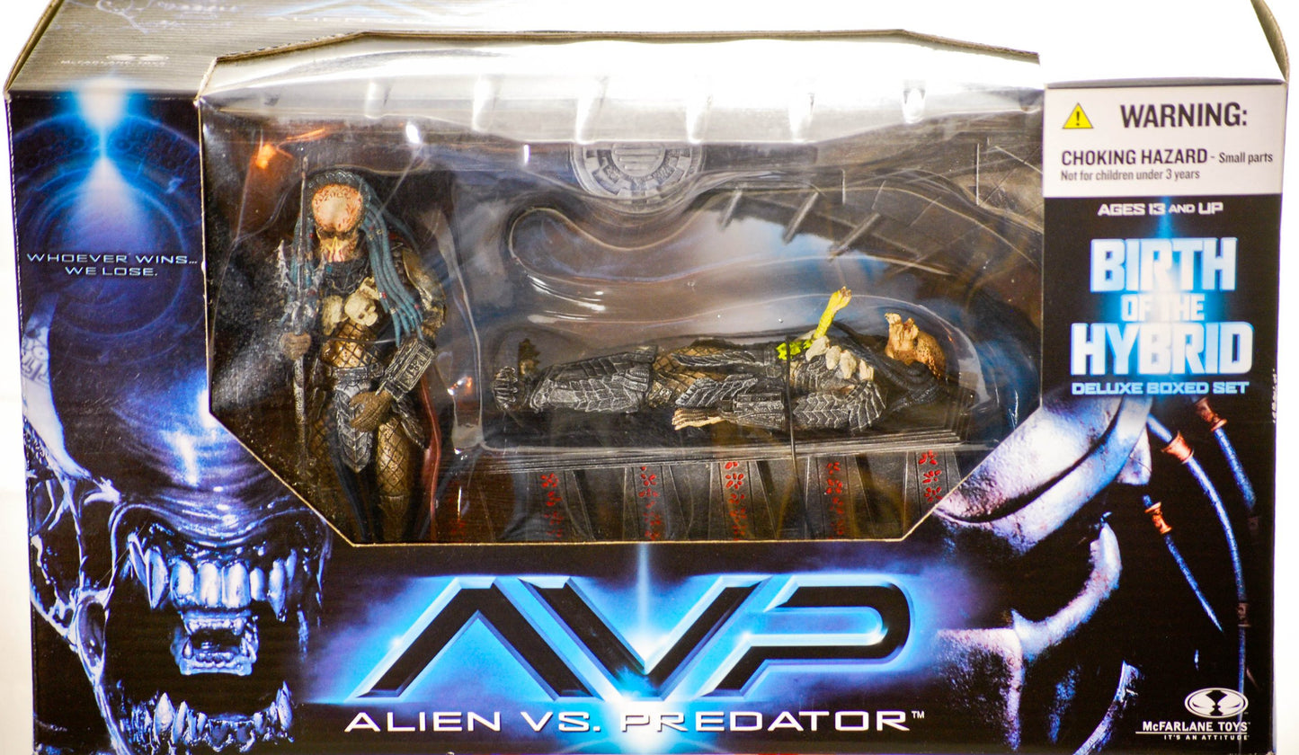 T M P Intl Alien Vs. Predator Deluxe Box Set: Birth Of The Hybrid