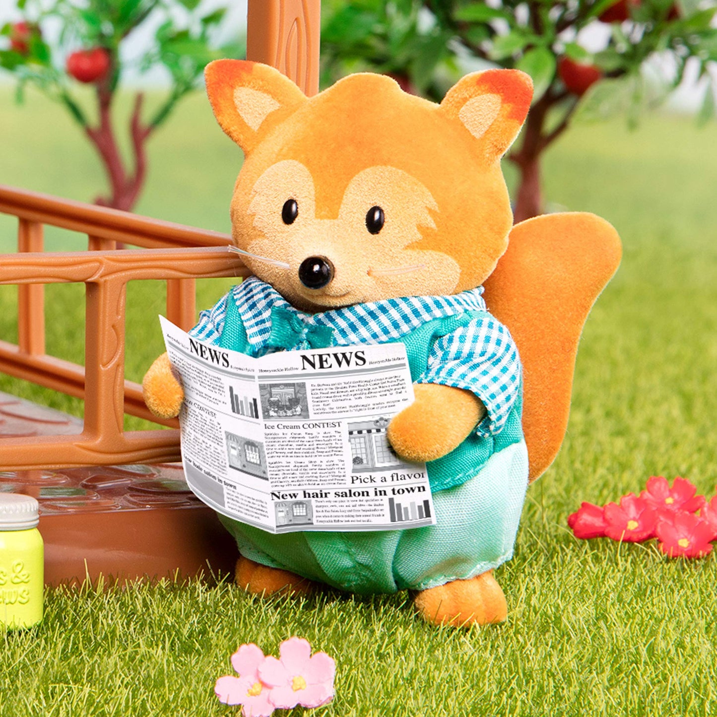 Lil Woodzeez Fox Family Set - Tippytail Foxes with Storybook - 5 Pieces Toy Set with Miniature Animal Figurines - Family Toys a