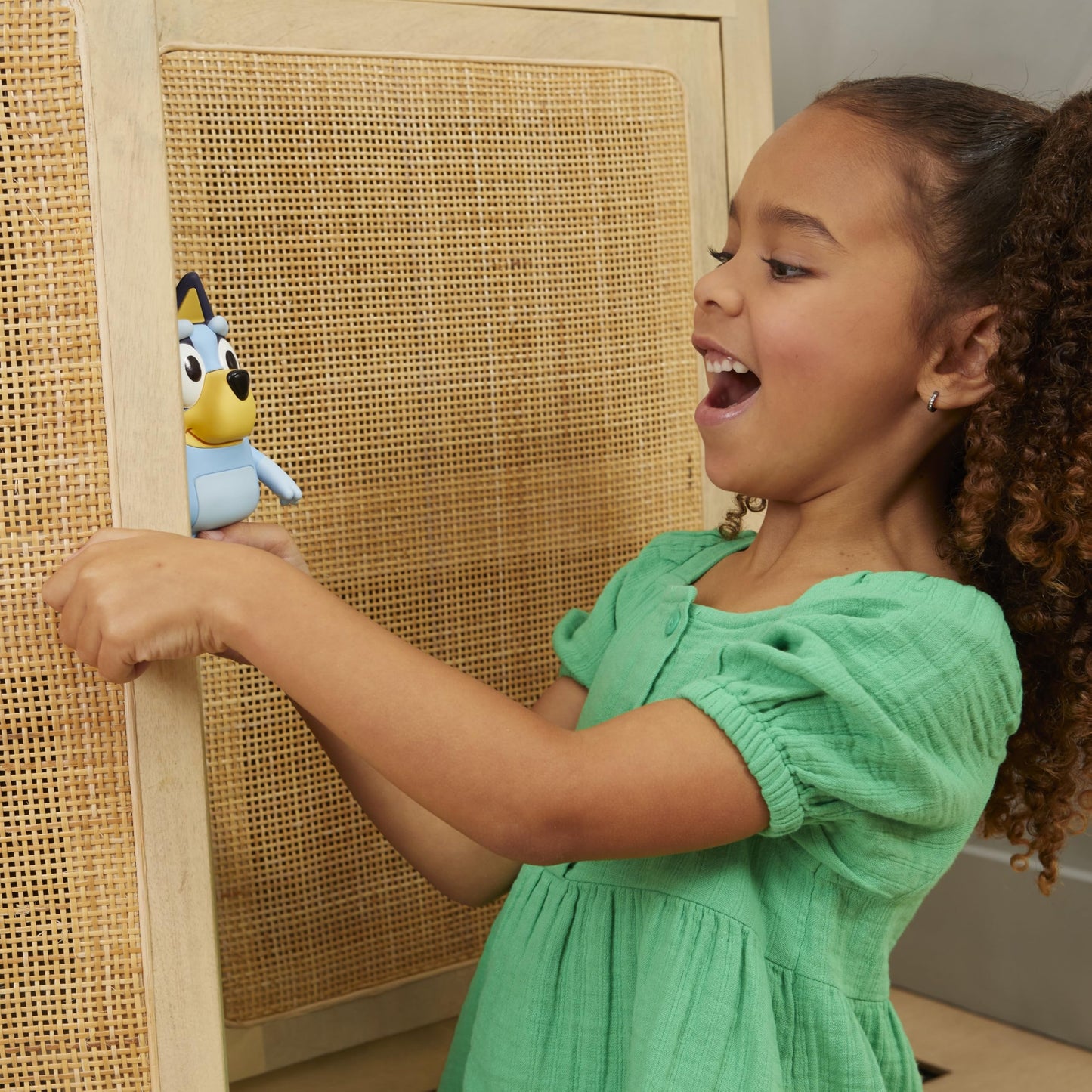 Bluey Hide & Seek Game, Hide The Figure And Press Her Nose To Start The Built-In Timer, Talks And Giggles To Help Kids Find Her,