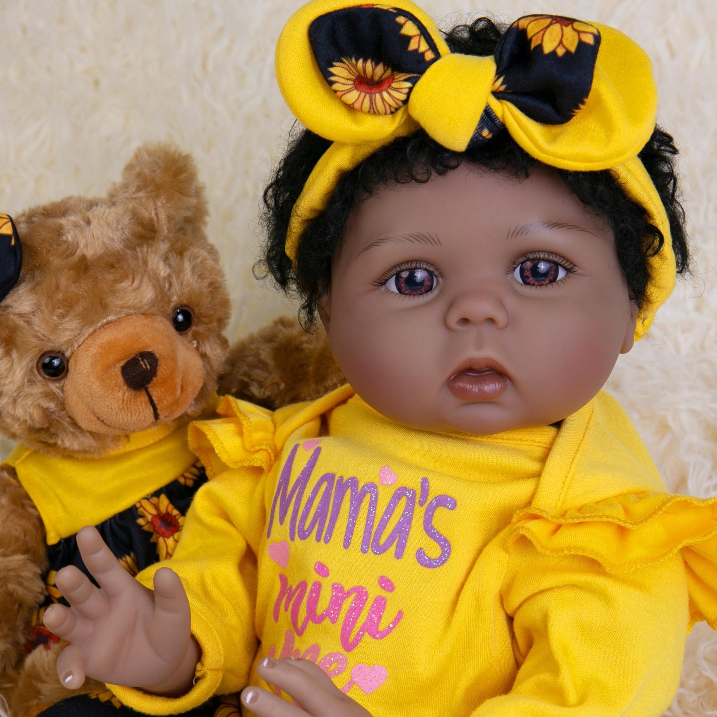 Ekokiz Realistic Baby Doll 22-Inch Real Life Reborn Baby Dolls Soft Cloth Body American African Baby Girl Lifelike Baby Dolls Wi