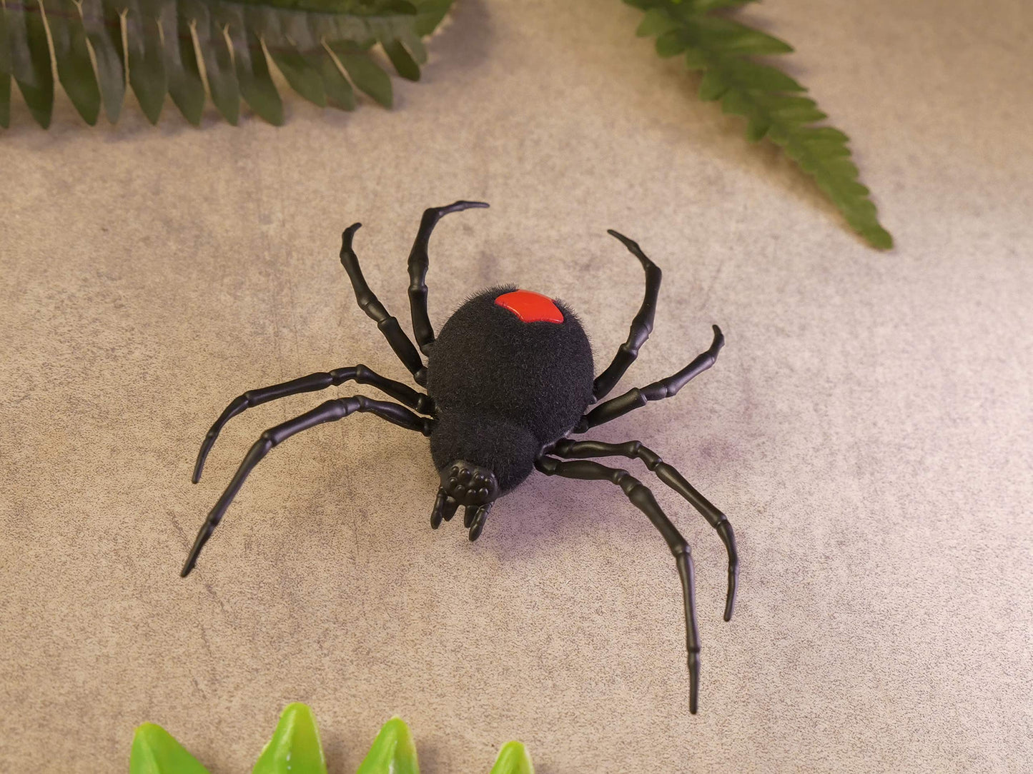 Robo Alive Crawling Spider Battery-Powered Robotic Toy By Zuru