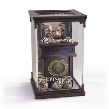 The Noble Collection Harry Potter Gringotts Goblin Figure - 51227, Multicolor, Polyvinyl Chloride