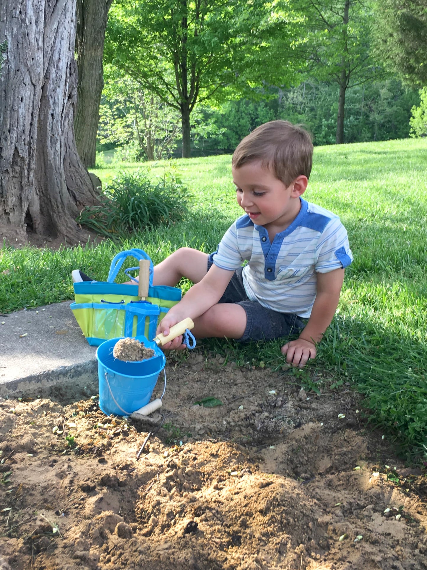 Tierra Garden Little Pals Kids Junior Garden Kit With Hand Trowel, Hand Fork, Gloves And Bucket. Blue/Green