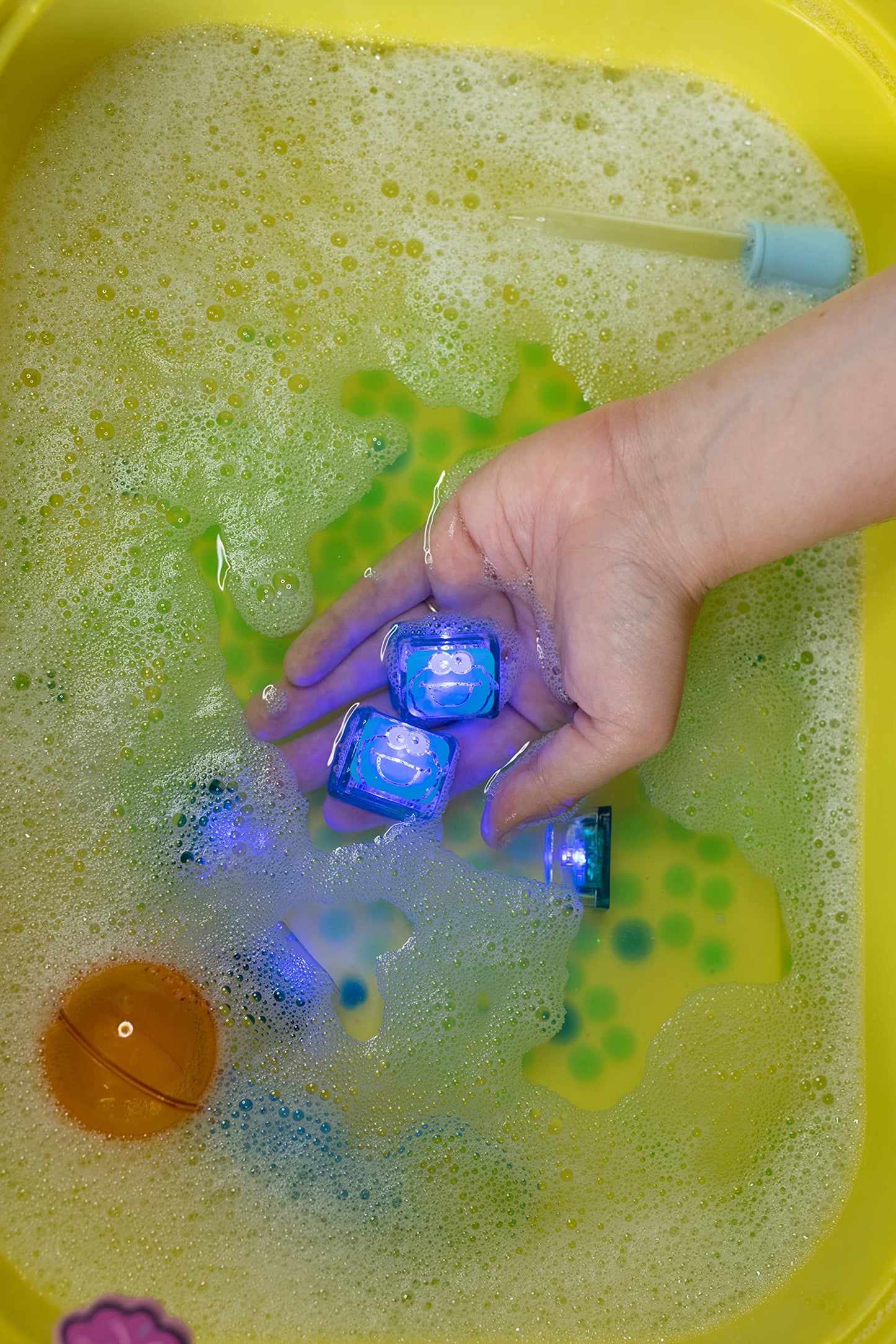 Glo Pals X Sesame Street Water-Activated Light-Up Cubes For Sensory Play (Cookie Monster, Cubes Only)