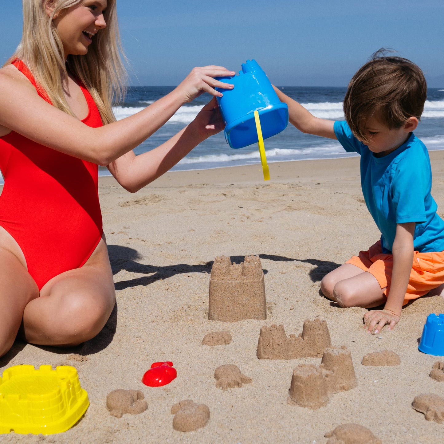 PREXTEX 10 Piece Beach Sand Toys Set for Kids - Bucket with Sifter, Shovel, Rake, Watering Can, 5 Animal and Castle Sand Molds f