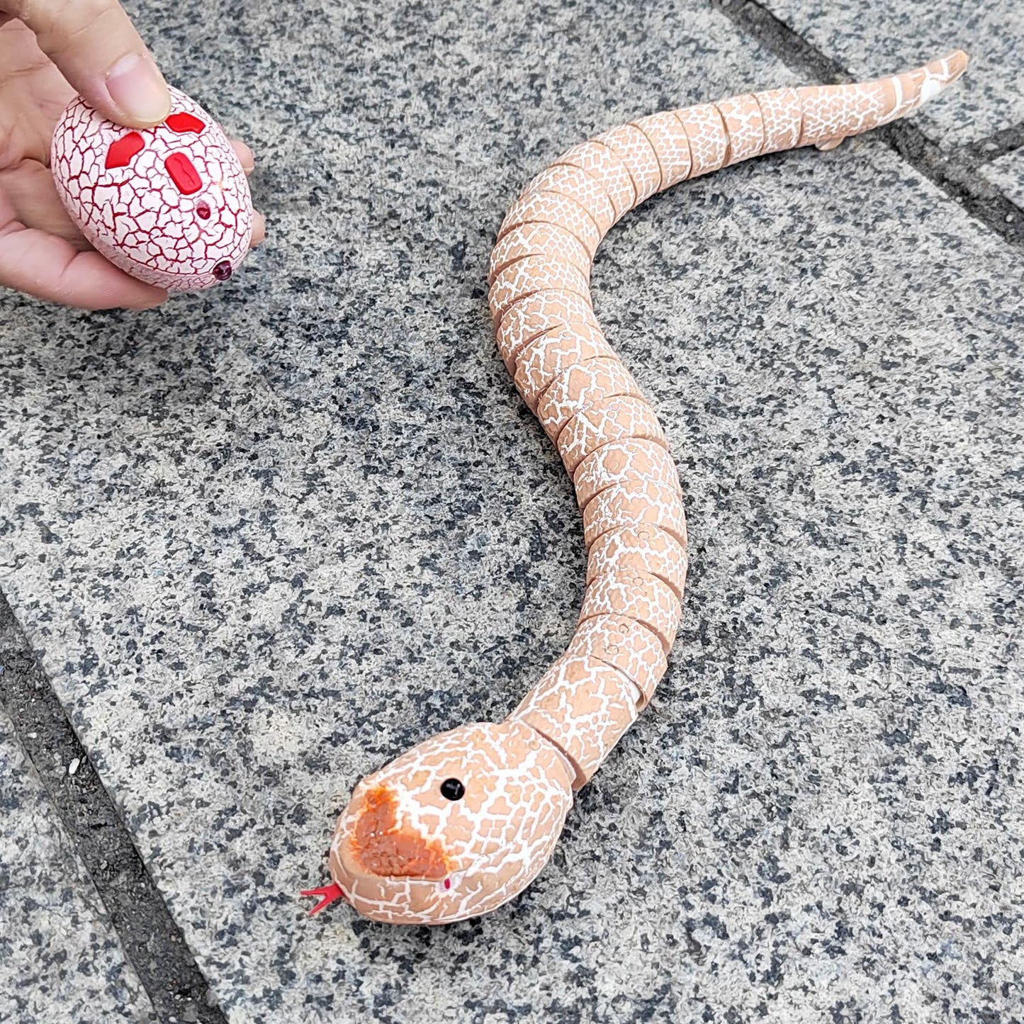 Tipmant Realistic Remote Control Snake Rc Animal Toy Crawling Electric Electronic Battery Powered Honored For Kids Cat Halloween