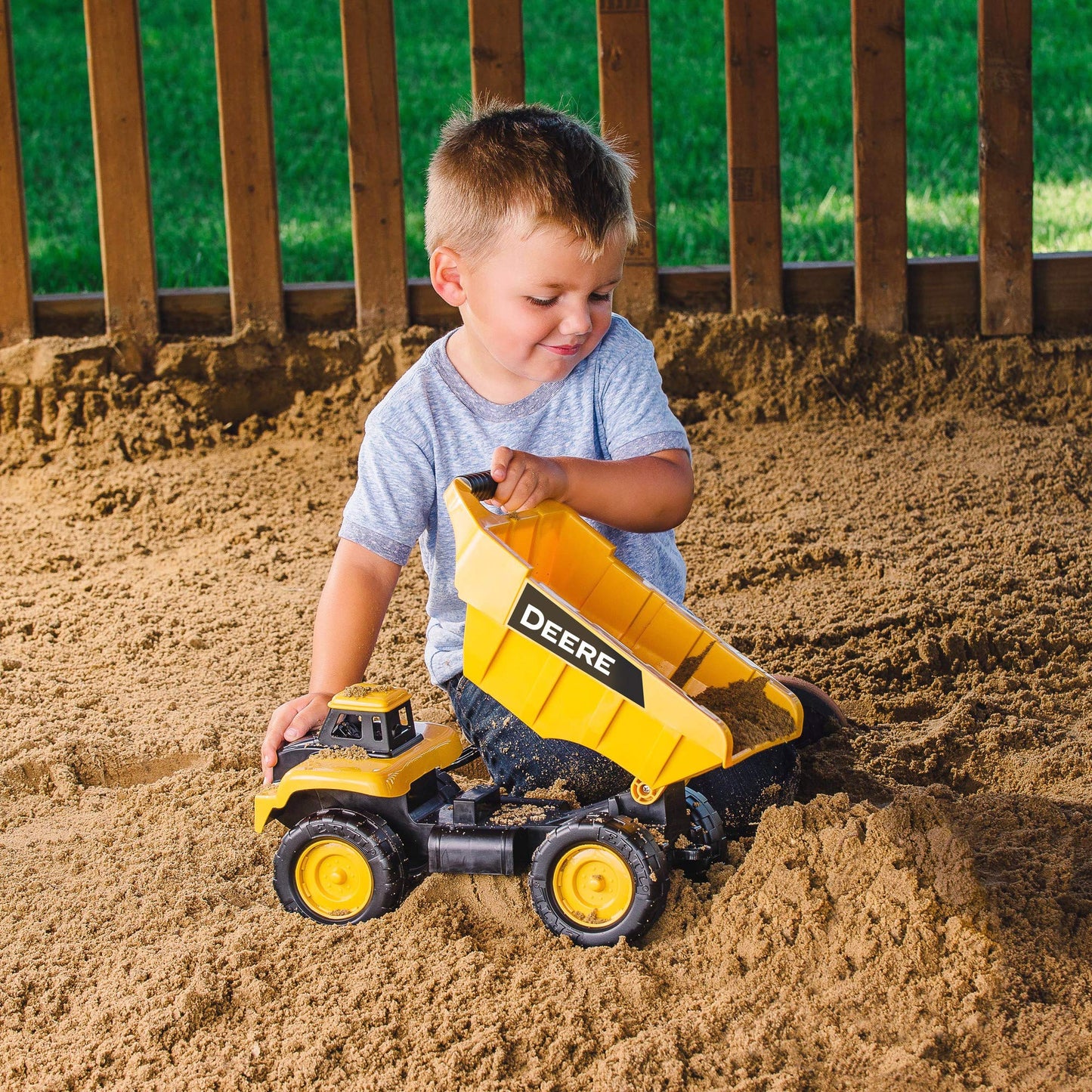 TOMY John Deere Big Scoop Dump Truck Toy with Tilting Dump Bed - 15 Inch - Sandbox Toys for Outside- Kids Outdoor Toys - Ages 3