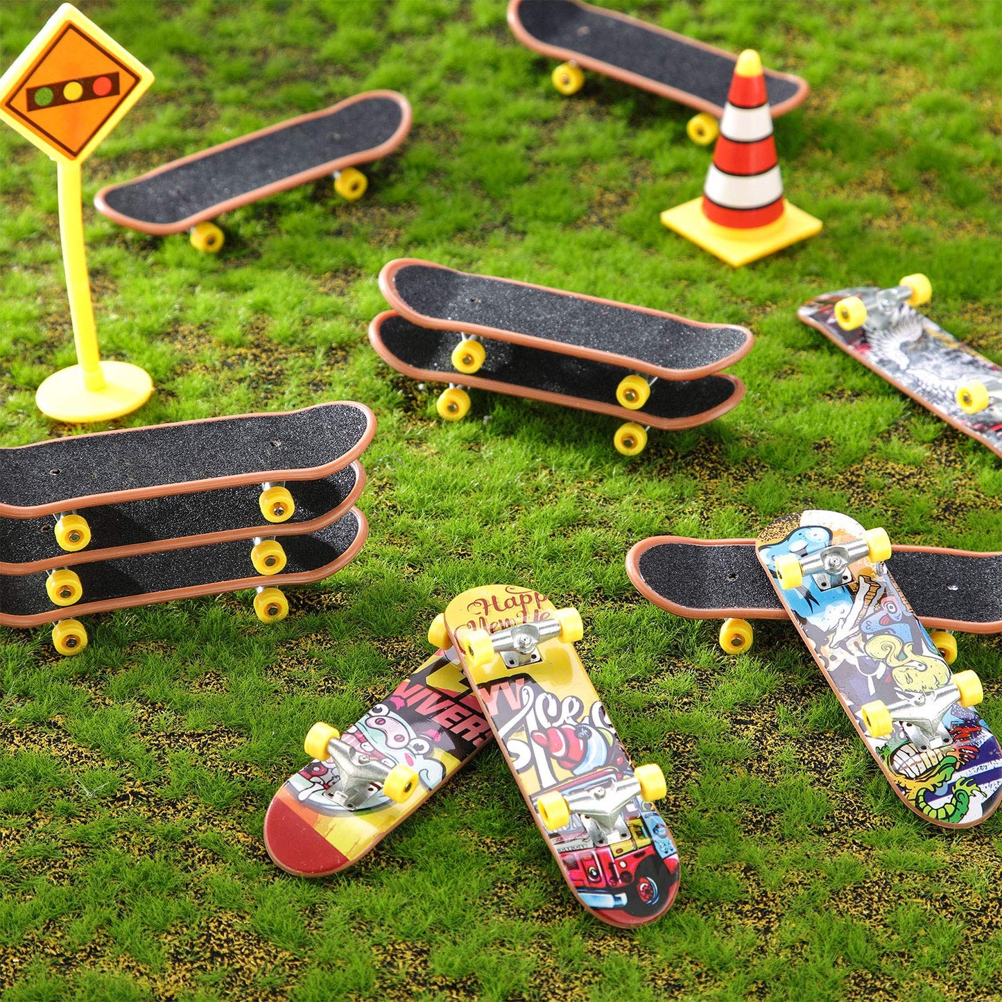 25 Pieces Fingerboards Set Mini Finger Skateboard Fingertip Movement Party Favors Finger Skate Include Replacement Wheels And Tools