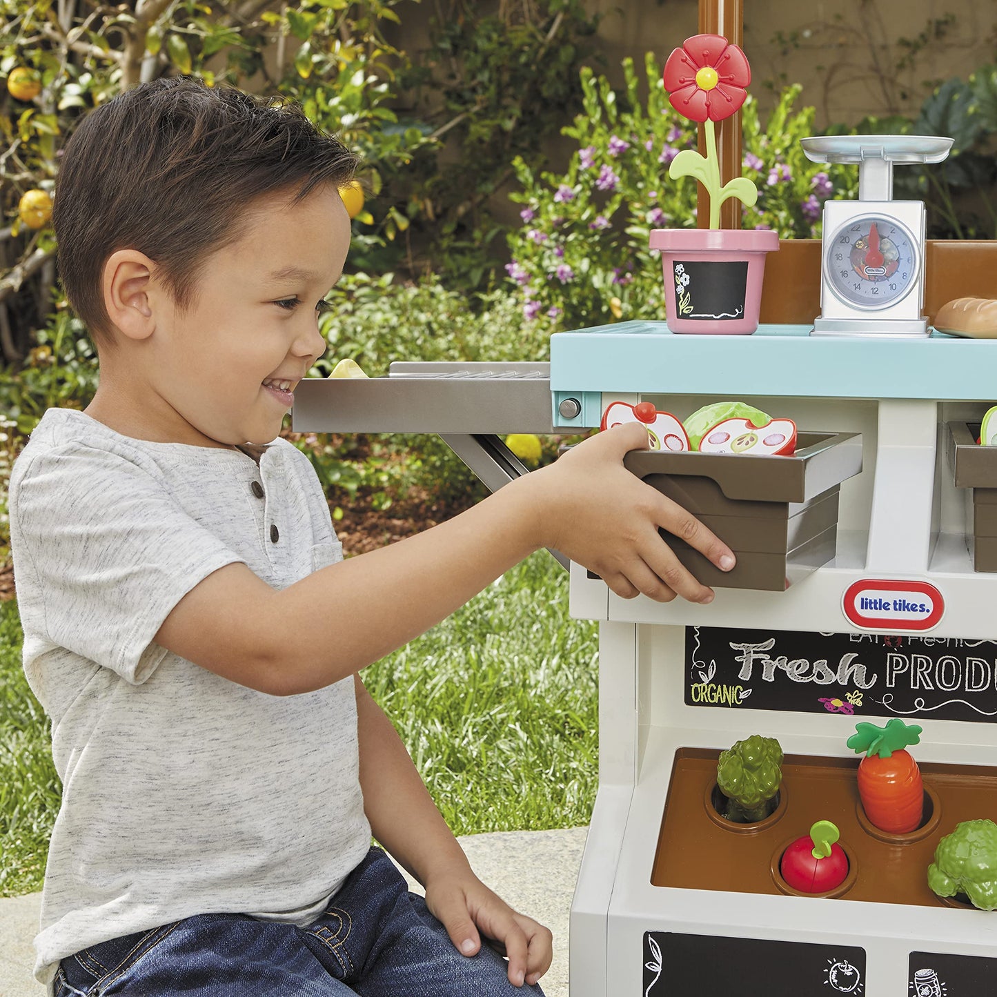 Little Tikes 3-in-1 Garden to Table Market Pretend Garden Food Growing and Cooking Toy Role Play Kitchen Playset for Multiple Ki