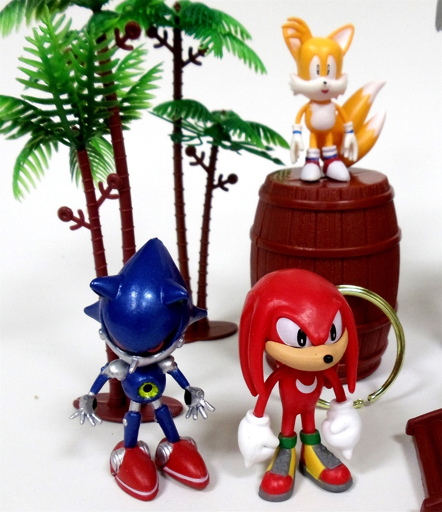 Sonic 18 Piece Play Set Featuring Random Sonic Figures And Accessories - May Include Super Sonic, Amy Rose, Miles, Tails Prower,