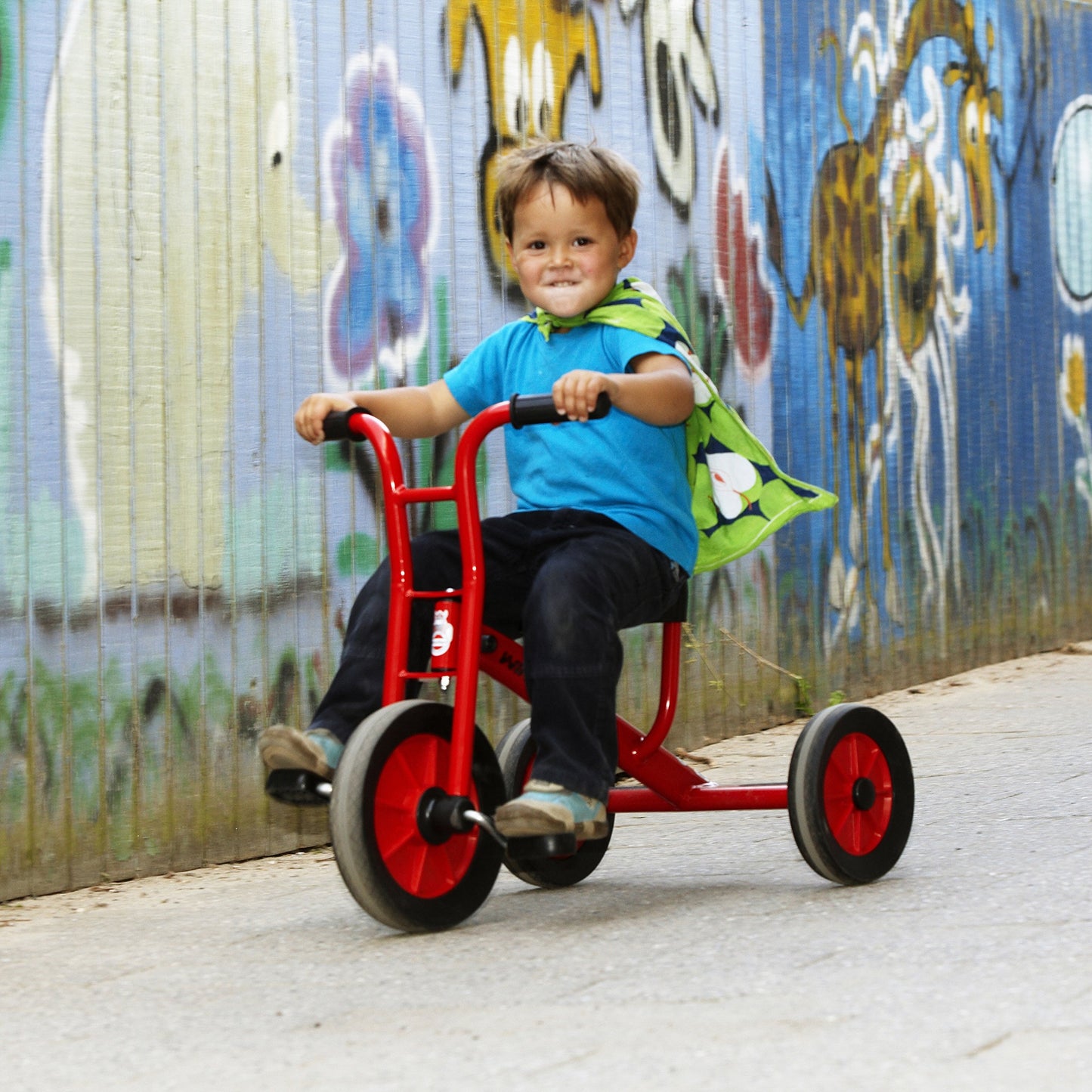 Winther Viking Tricycle Kids Ride On, Red, Medium, 24.5'