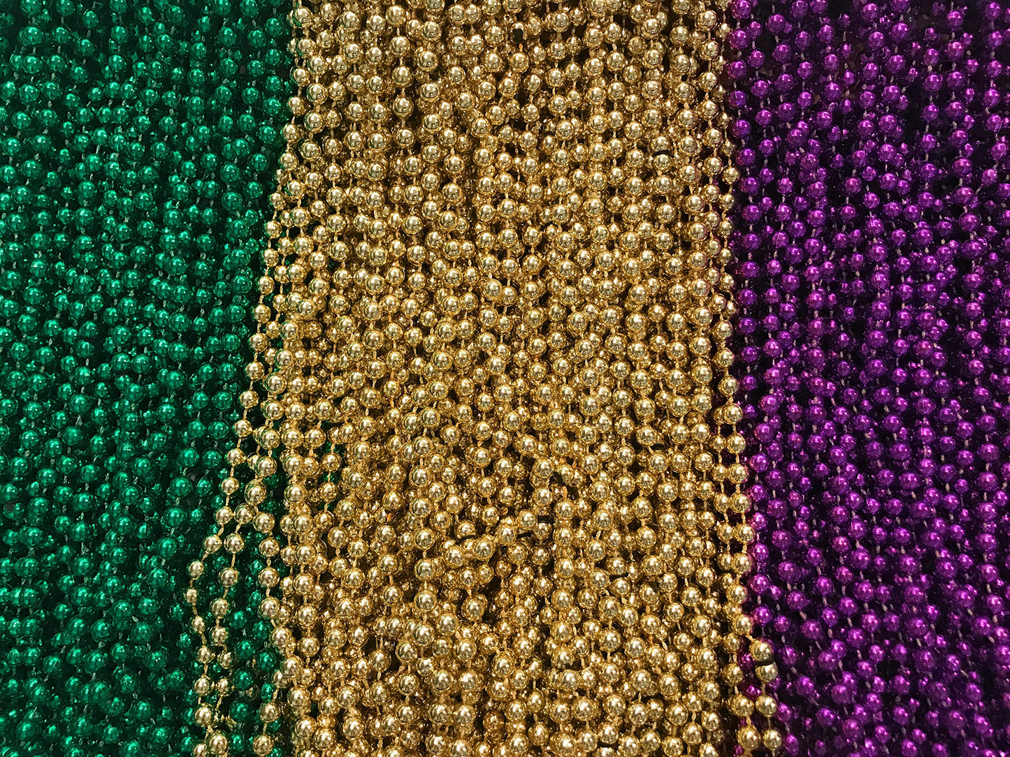 Mardi Gras Beads 33 inch 7mm, 12 Dozen, 144 Pieces, Purple Green and Gold Necklaces with Doubloon