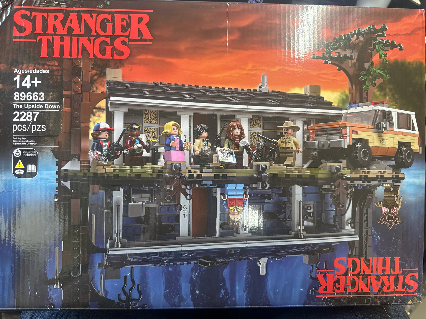 The Stranger Things The Upside Down 75810 building kit