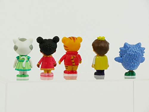 Daniel Tiger'S Neighborhood Friends & Family Figure Set (10 Pack) Includes: Daniel, Friends, Dad & Mom Tiger, Tigey & Exclusive Figure Pandy [Amazon Exclusive]