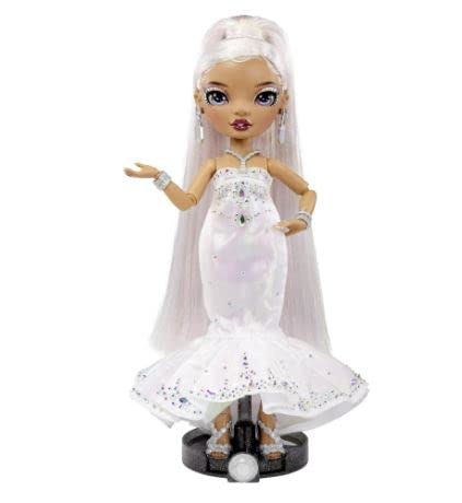 Rainbow High - Holiday Edition Roxie Grand Collector Doll - Premium Fashion Doll 2022