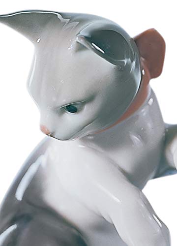 Lladró Glossy Porcelain Figure Cat And Mouse In White And Gray. Decorative Kitten Porcelain Figurine.