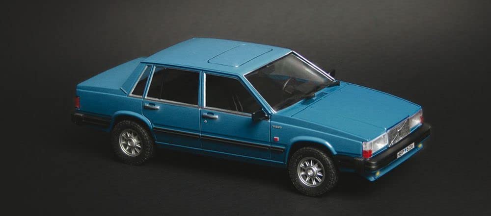 Italeri Volvo 760 GLE 1:24 Scale