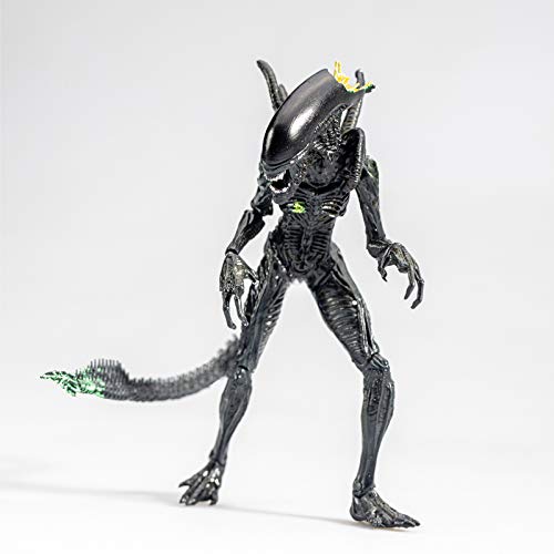 Diamond Select Toys Alien vs. Predator Blowout Alien Warrior Action Figure 1:18 Scale Multicolor LA0069