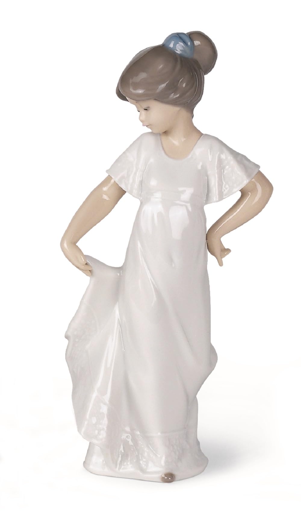 NAO How Pretty!. Porcelain Girl Figure.
