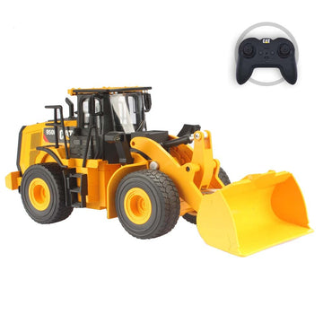 Diecast Masters RC Truck CAT 950M Wheel Loader | Fully Functional Radio Control Tractor Truck | 1:24 Scale Model Remote Control