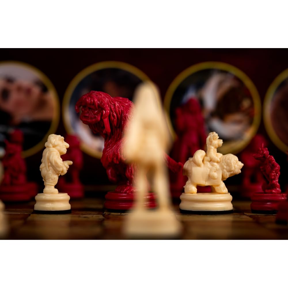 River Horse Jim Henson's Labyrinth Chess Set - Plastic Model RH_LAB_009